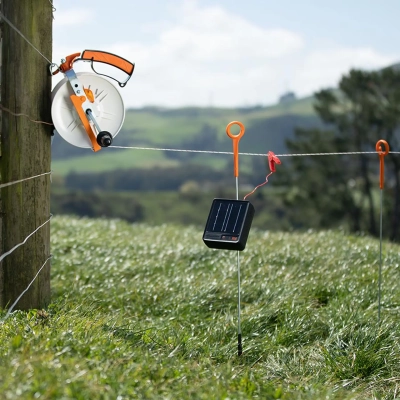 Gallagher S12li Solar Energiser with Battery (0.12J - Solar) with free stand - Image 6