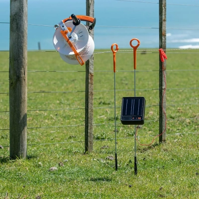 Gallagher S12li Solar Energiser with Battery (0.12J - Solar) with free stand - Image 8